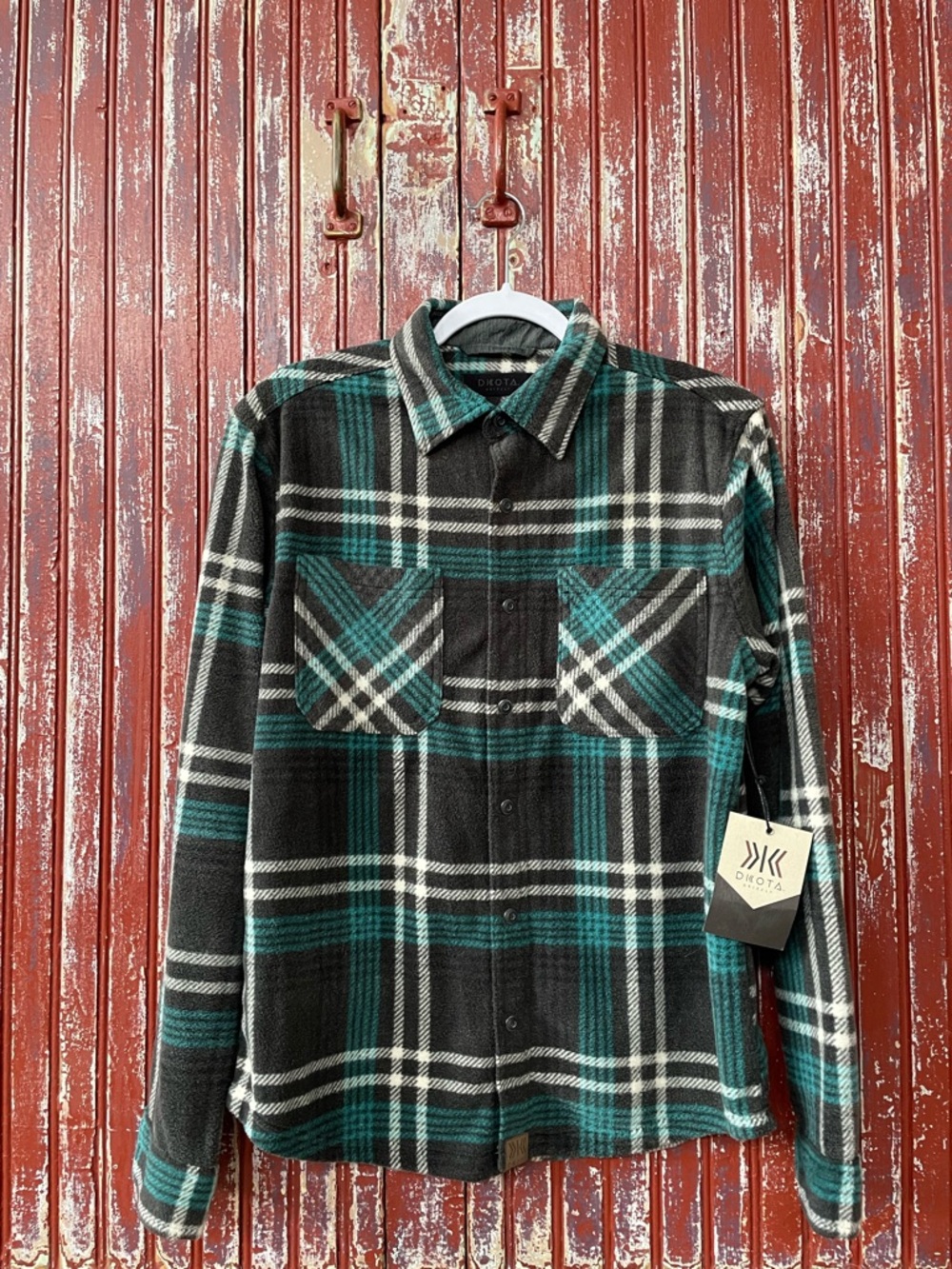 NWT Dakota Men's Teal and Black Plaid Button-Up Fleece Shirt (Small)